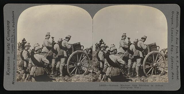German machine gun division in action (European War)